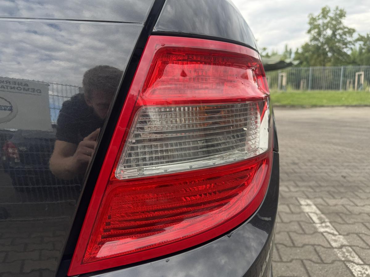 Mercedes C Klasse S204 original R&uuml;cklicht R&uuml;ckleuchte Schlussleuchte rechts Kombi Bj.2009